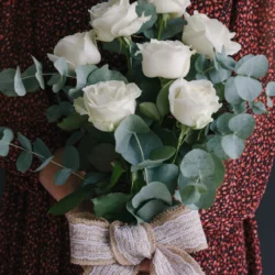Buchet cu 7 trandafiri albi