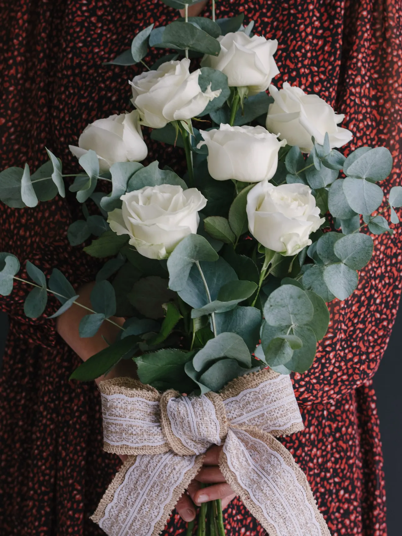 Buchet cu 7 trandafiri albi