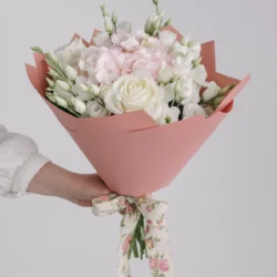 Buchet în culori deschise